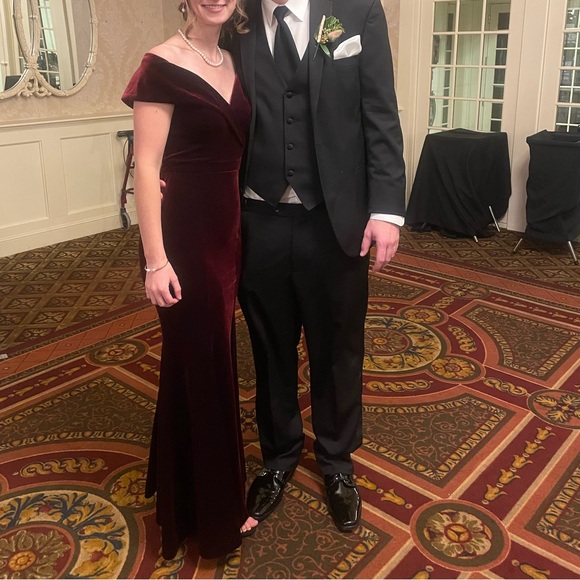 Burgundy Off The Shoulder Velvet Gown - Picture 2 of 7